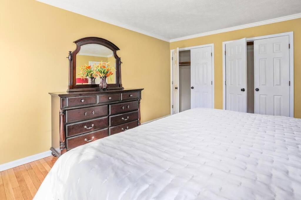 Lovely 5Bed, 3-Fullbath ! 5Min To Free Way I-85 Lawrenceville Luaran gambar